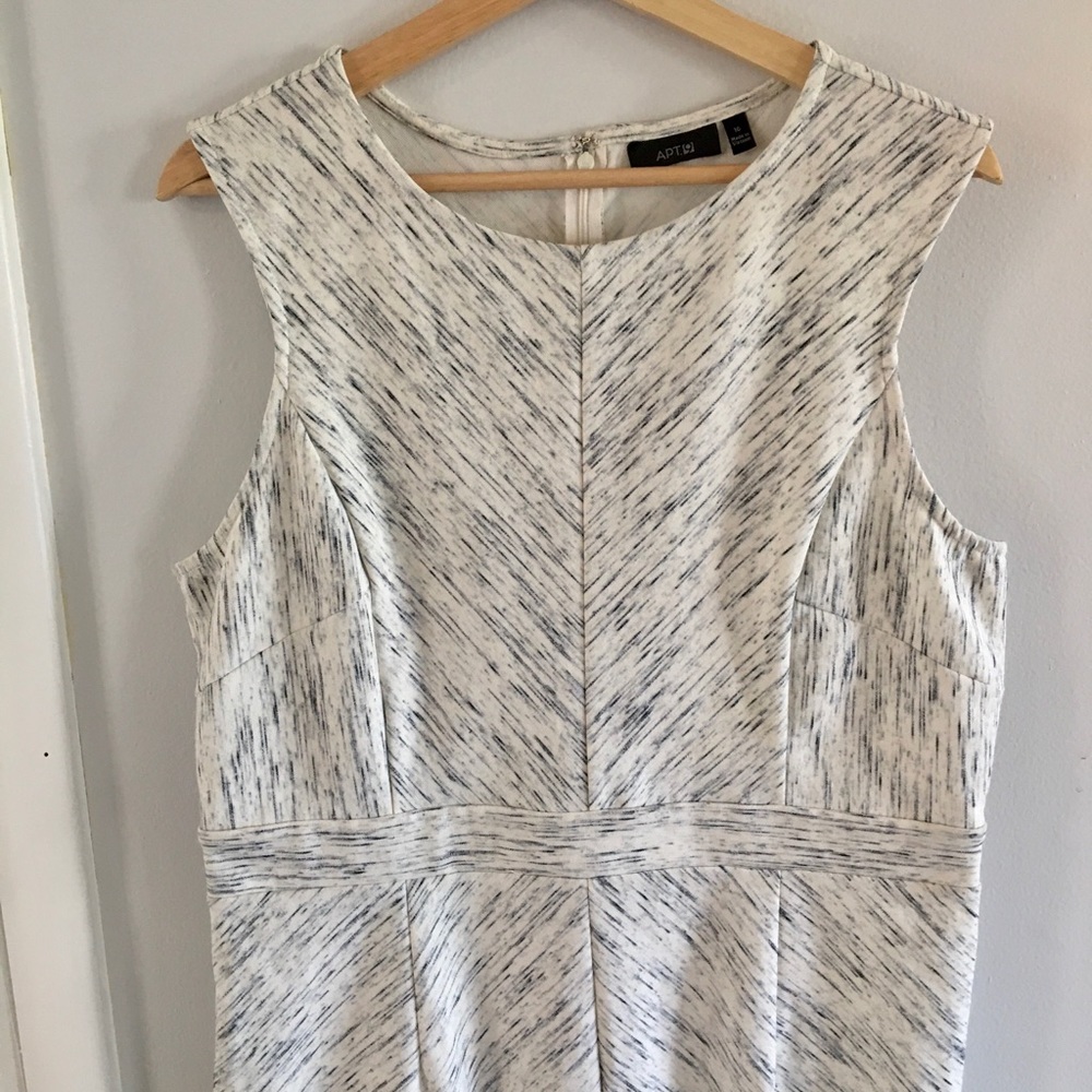 White marble Heather Grey Apt 9 Dress